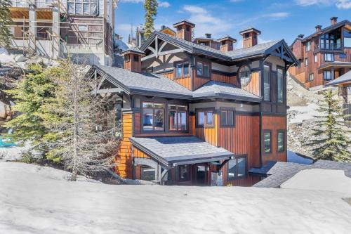 Snow Therapy Chalet - Ski In Out, Hot Tub & Mtn View