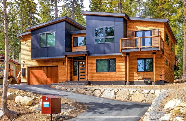 Snowbird Loop Lodge in Homewood