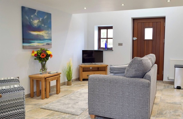 Snowdrop Cottage - UK12987