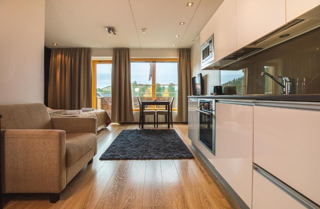 Snowline Stay A13 by Aavalevi Holidays, Ski-In Ski-Out, Levi Center