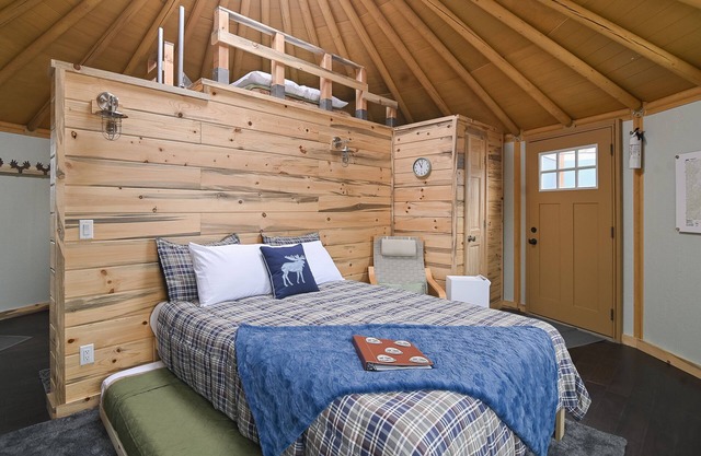 Snowy Range Yurt Cabins - Green Yurt