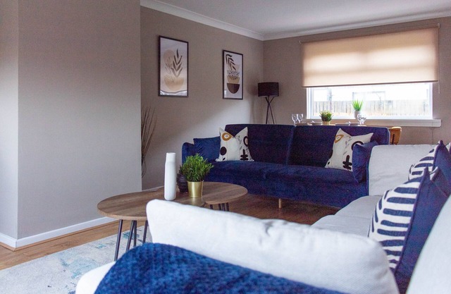 Snug Modern Home in Linwood