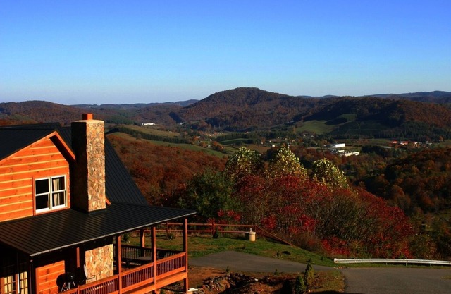 Soak Under the Stars: Hot Tub + Fall Foliage Views @ A Heavenly View