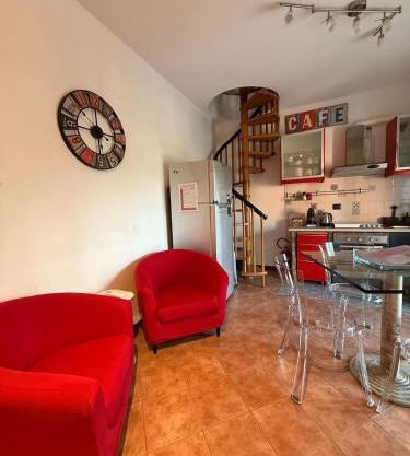 Soliera 105 - Appartamento su due livelli in zona tranquilla
