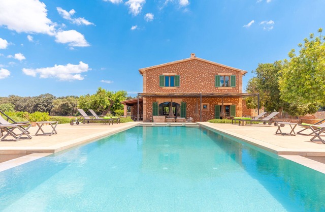 Son Catxo - Four Bedroom Villa, Sleeps 8