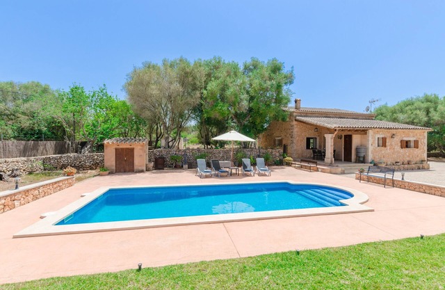 SON GARBI - Traditional villa with private pool in inland Mallorca. Free WiFi