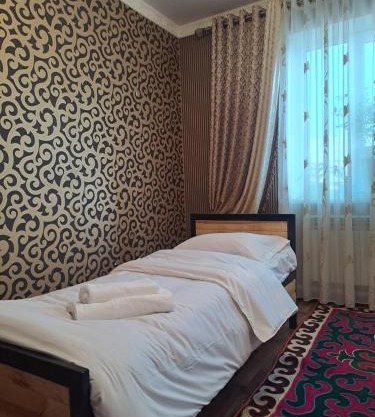 Son kol Keng suu guesthouse Tölök village