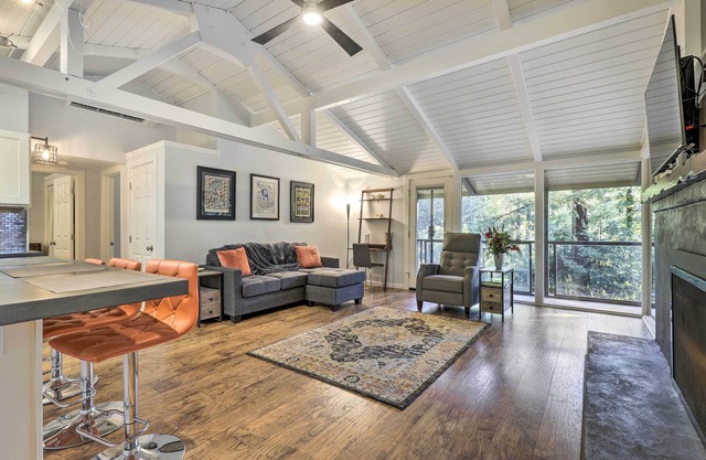 Sonoma County Vacation Home w/Hot Tub!