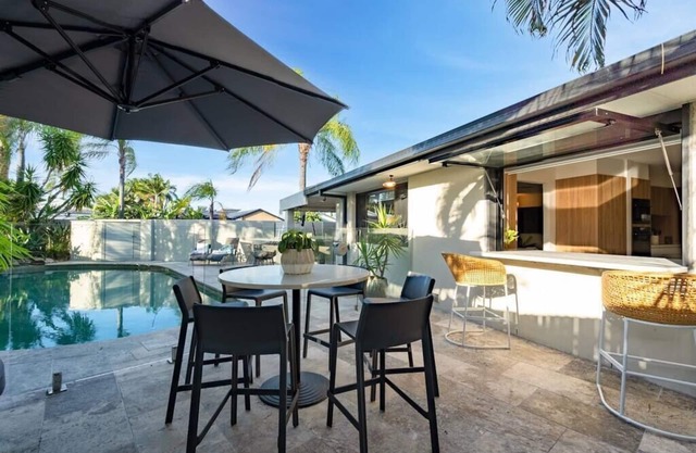Sorrento Oasis - 5BR, Gym, Pool
