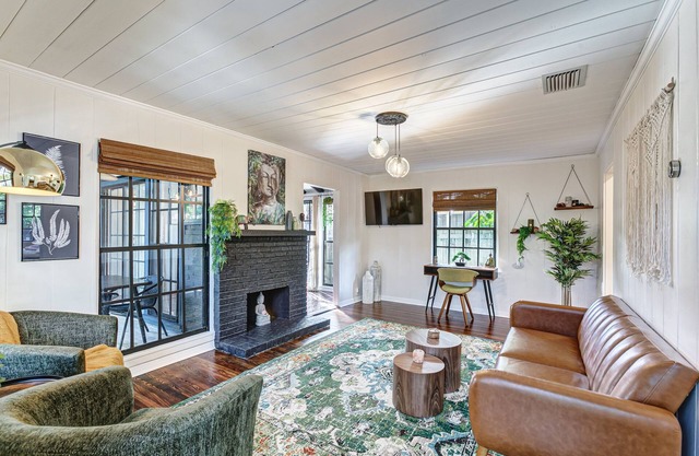 SoSo Bamboo Bungalow - Cozy, Private Zen Retreat