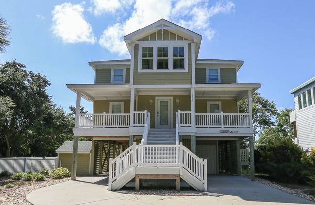 Sound Reflections - 4 BR Soundside home in Monteray Shores Corolla w/Private Pool