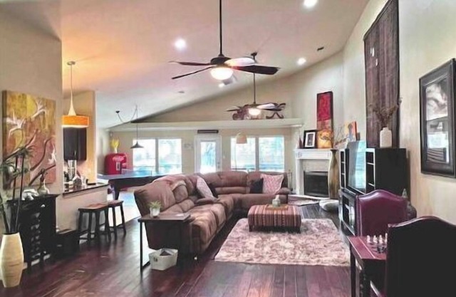 South Austin gem - Kickback and relax!