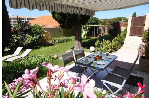 South garden villa near sea air conditioning/Wifi