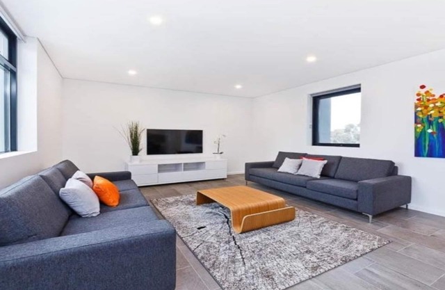 South Perth Apartment Overlooking Swan