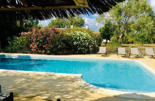 South Vendée, between La Rochelle and the Puy du Fou, country house with swimming pool