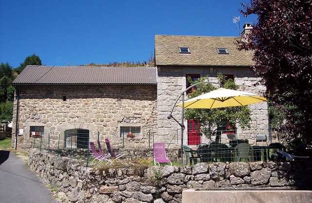 Southern France Languedoc Roussillon holiday house weekly rent for bedrooms