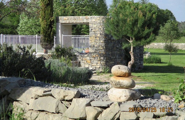 Southern Ardèche Mazet with private pool, large flat garden