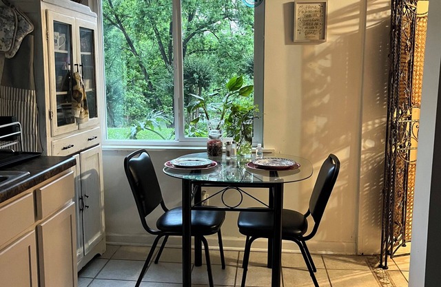 Southern Home -Tranquility and Seclusion 4 Bed 2 Baths