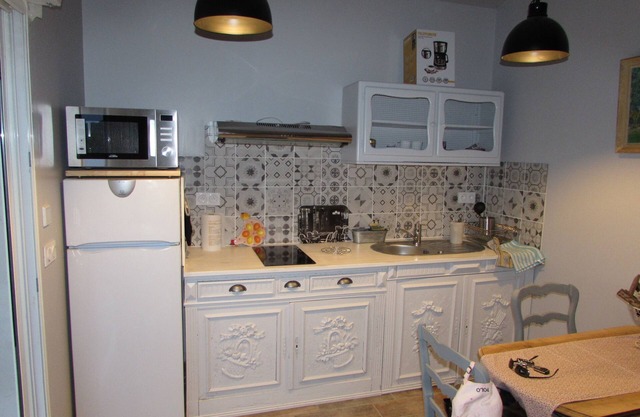 Southern luberon studio .