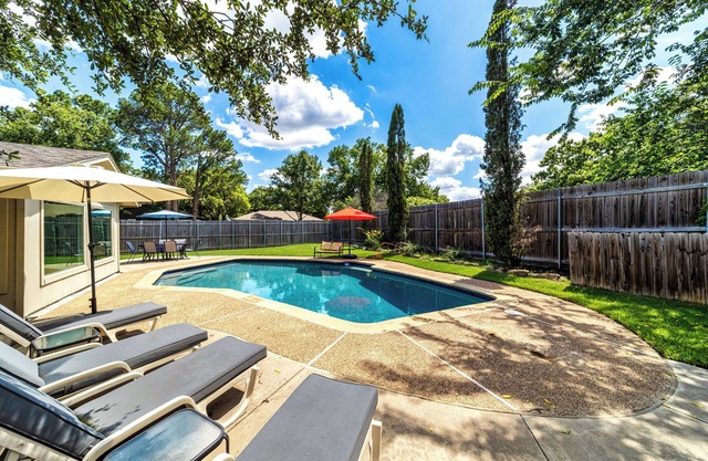 Southwestern Pool Oasis: Close to DFW, Six Flags, Cowboys, Rangers, Stockyards