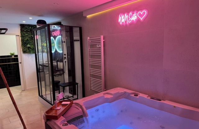 SPA Apartment - W & M Suite
