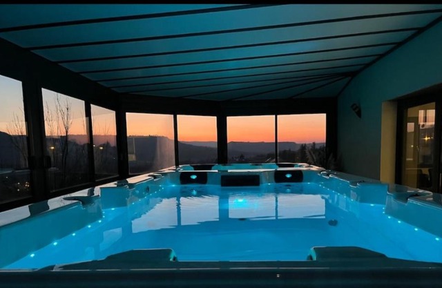 spa de nage et jacuzzi à Séverac d'Aveyron
