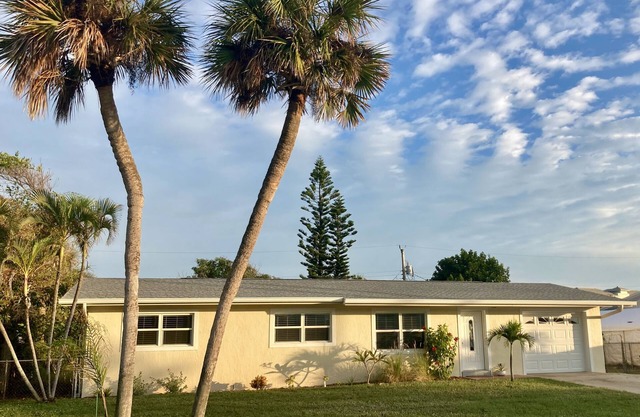 Space Coast 3/2 Beach House - Five minutes to the beach