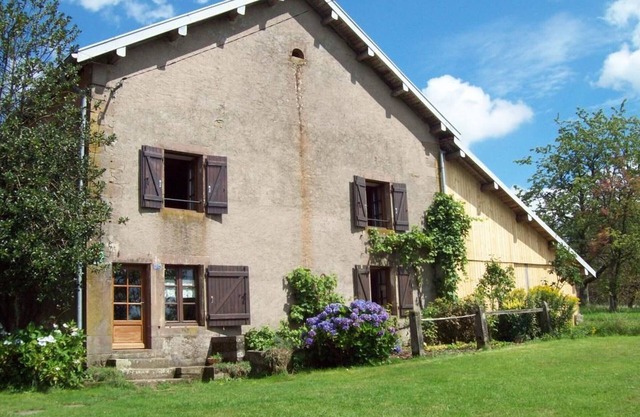 Spacious renovated house with WIFI, perfect for families