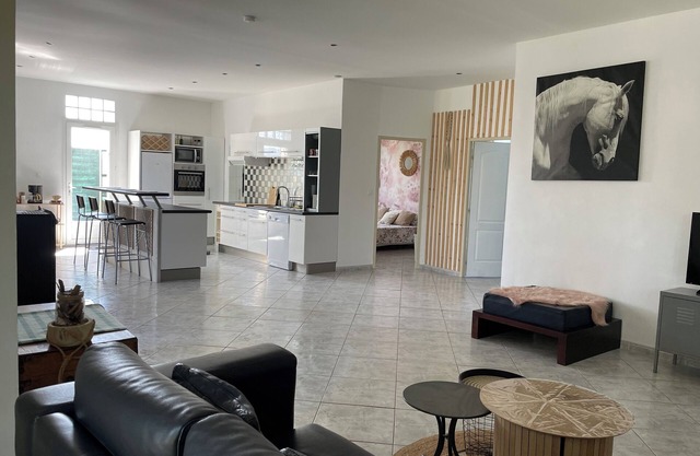 Spacieuse Villa Dans les Pins