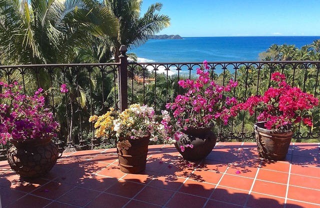 Spacious Luxury Villa - 2 Pools & Ocean Views - Sleeps 16, Perfect for Reunions!