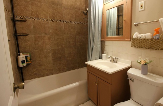 Spacious 1 Bedroom Unit