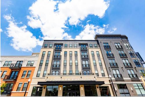 Spacious 10BR 10BA combined Apartments Near Downtown Cincinnati