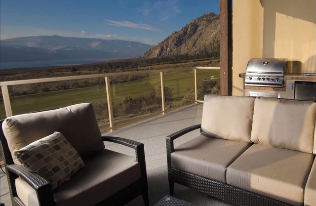 Spacious 2-Bedroom Condo with Incredible Views in Osoyoos