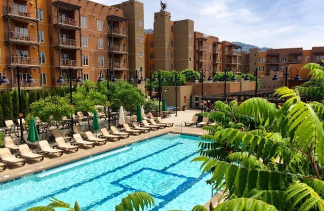 Spacious 2-Bedroom Getaway with Expansive Views of Osoyoos