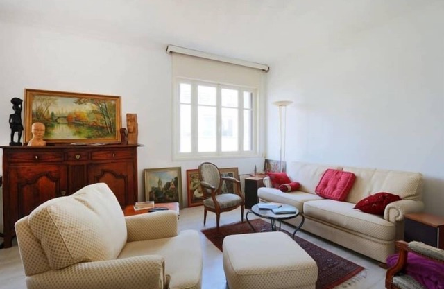 Spacious 2-room apartment in Tours