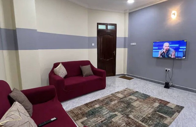 Spacious 2bd/2bth Luxury Stone Town Apartment - Close to Best Eateries!