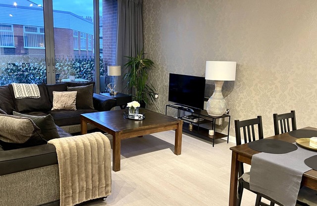 Spacious 2BR 2 Bath Luxury Apartment in Jewellery Quarter
