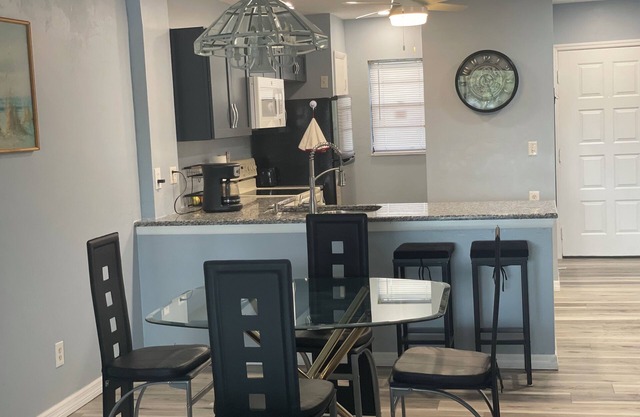 Spacious 2BR condo top floor with water views in enjoyable North Fort Myers