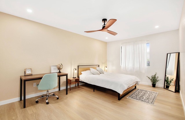Spacious 2BR w/Fast Wi-Fi + Parking in El Cajon