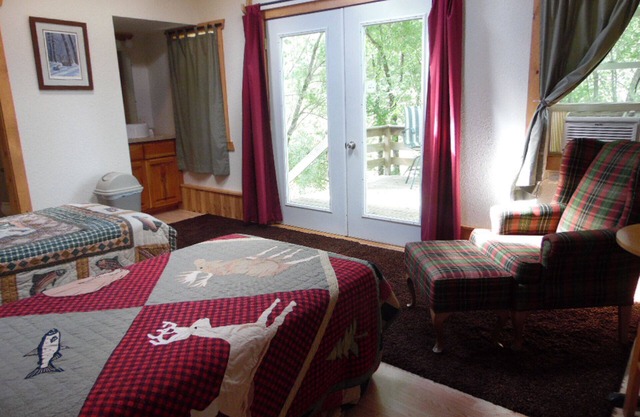 Spacious 2nd Floor Suite