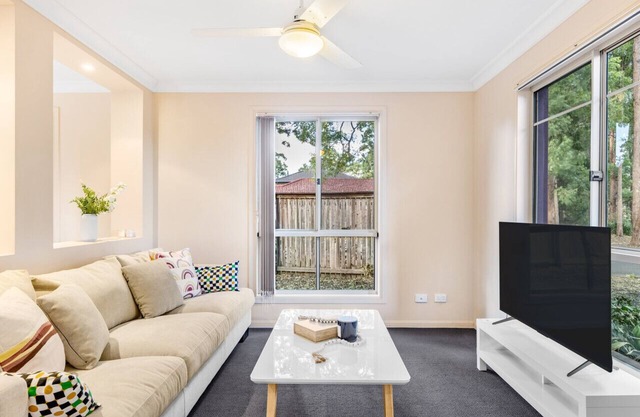 Spacious 3-bed Retreat 1min to Mall @SunnybankHill