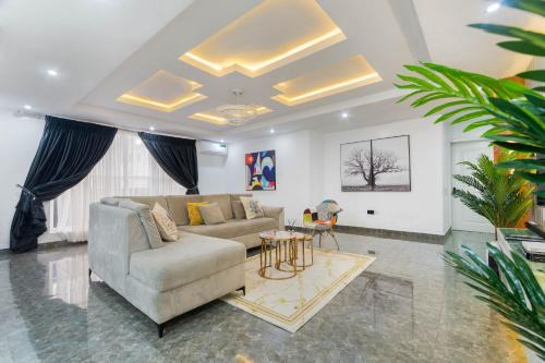 Spacious 3 bed - Fast Internet - Free Parking - Swimming Pool