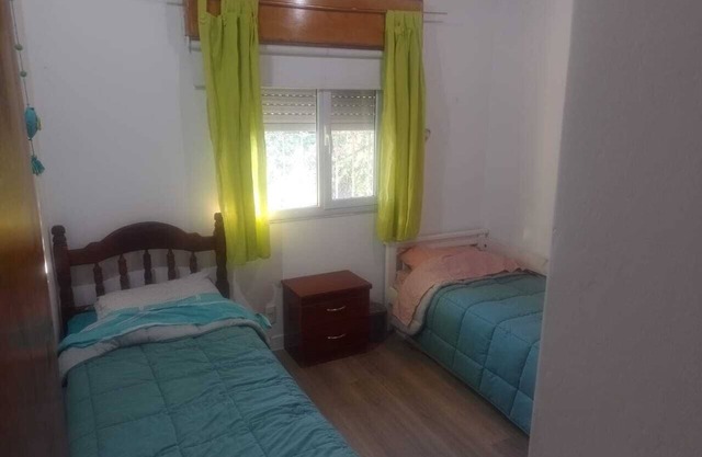 Spacious 3-bedroom apartment with WiFi, AC in fabulous Neuquén