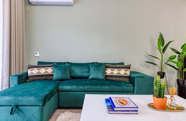 Spacious 3-bedroom apartment with WiFi, AC in beautiful Swieqi