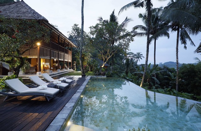 Spacious 3 bedrooms in private villa with rice field view