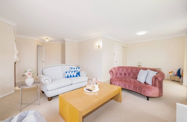 Spacious 3-BR Haven Prime Location Shopping Centre