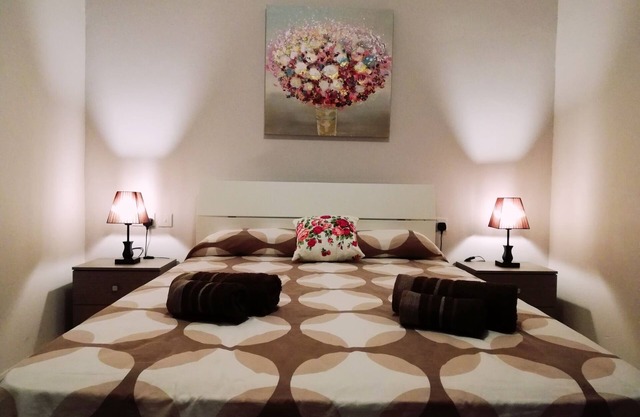 SPACIOUS 3 MIN from beach. 1 bedroom Apartment.