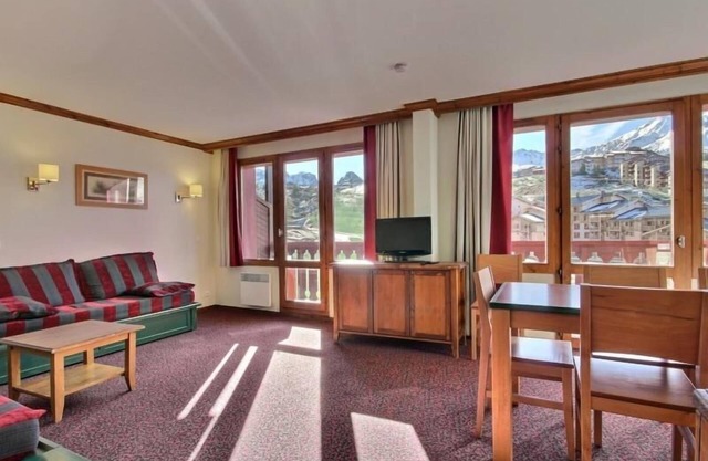 Spacious 3-room apartment, top floor, ski-in/ski-out, pets allowed