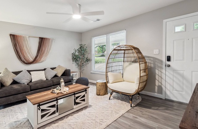 Spacious 3BR/2BA Newly Renovated + Centrally Located, Near BWI