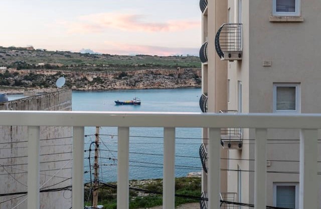 Spacious 3BR designer home just off the promenade